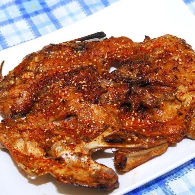 生烤鸡架图片