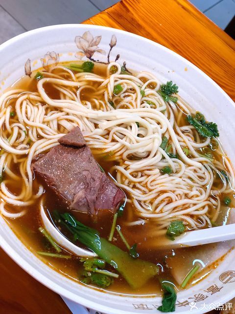 一品牛肉面图片