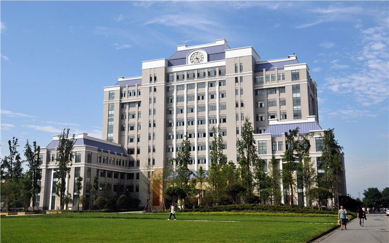       成都工业学院(郫都区校区
