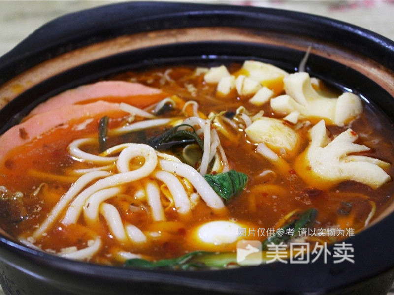 鸡脖桂花肠推荐菜:大鑫理过桥米线位于朝阳市建平县兴工路18号(华盛