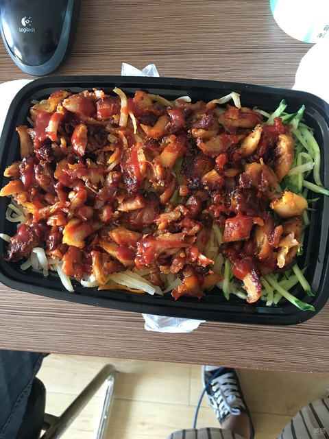 馋猫烤肉拌饭脆皮鸡饭女人街店