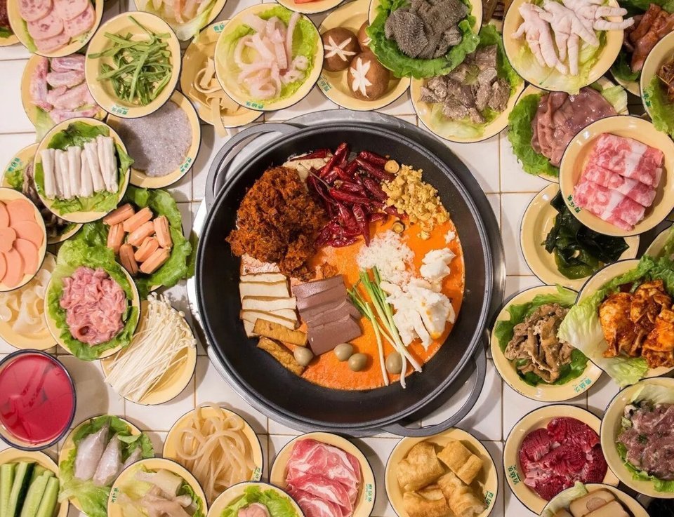 马路边市井火锅图片