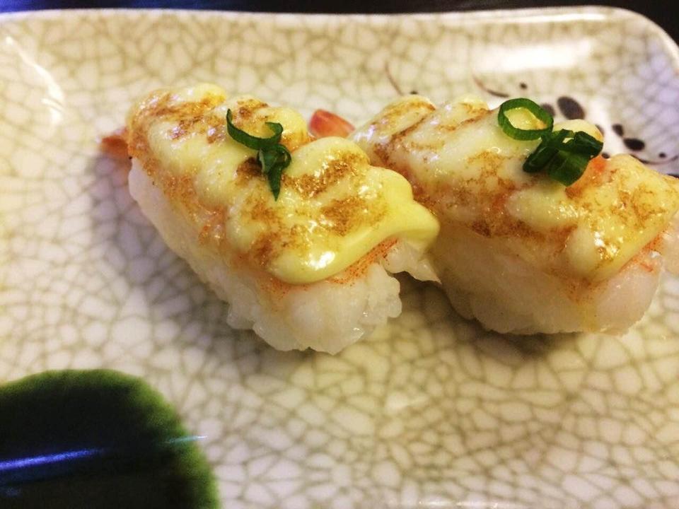 芝士烧熟虾寿司图片