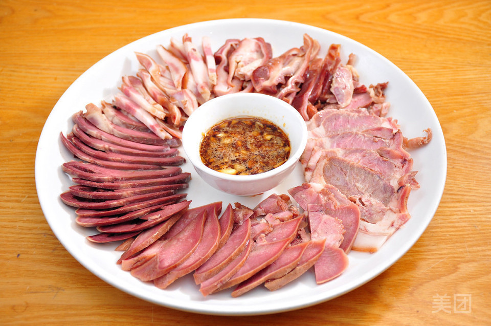 卤水拼盘 排骨炖土豆