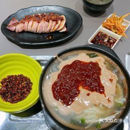 新时代砂锅荷叶粉图片