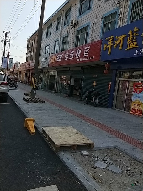 怎么走,在哪,在哪里,在哪儿):上海市金山区金山工业区立新街57号祷鞍