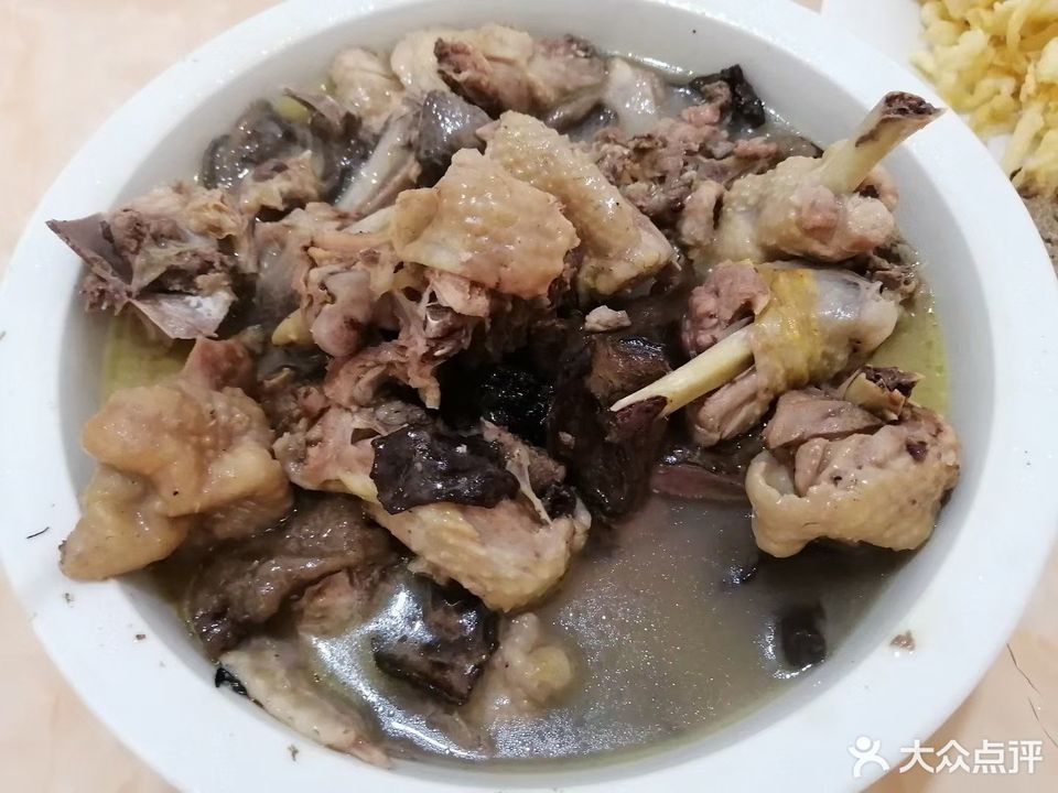 崂山菇炖鸡图片