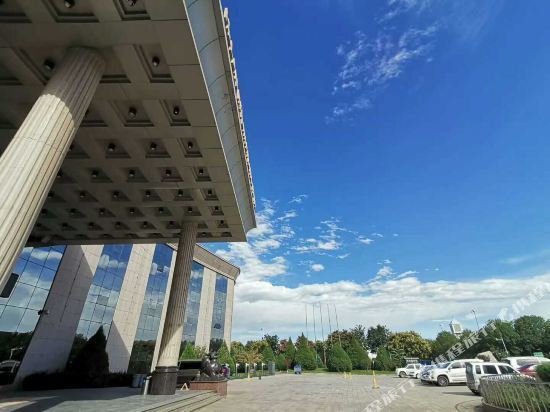 贺兰欣兰广场,贺兰欣兰广场大黑锅_大山谷图库