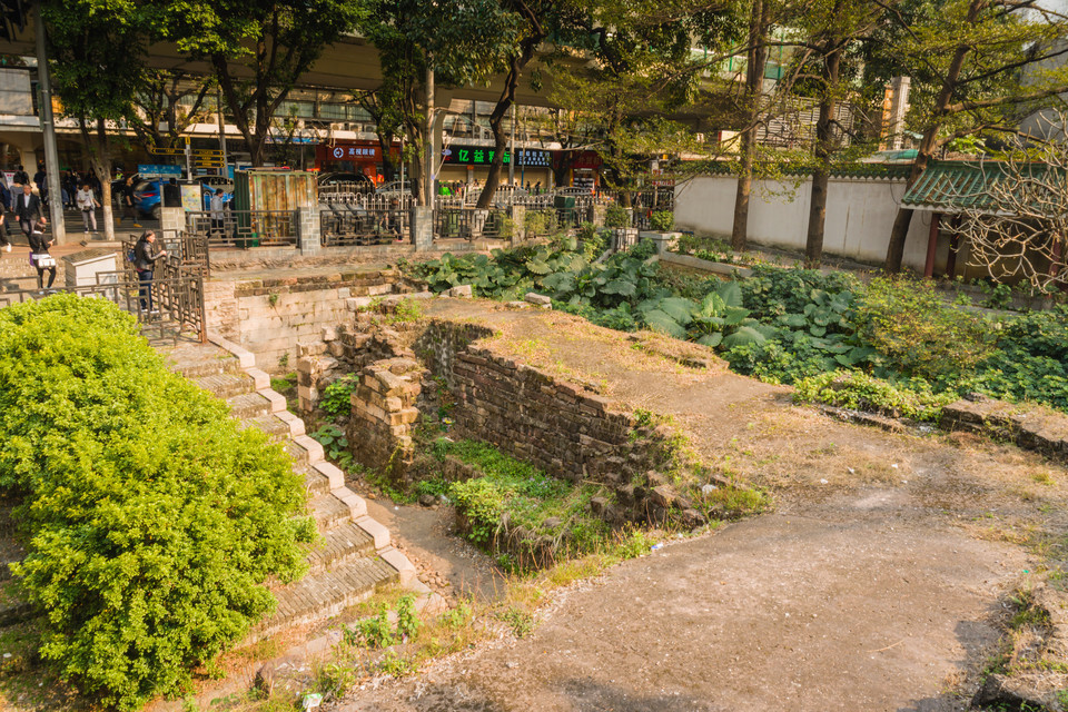  西城門甕城遺址