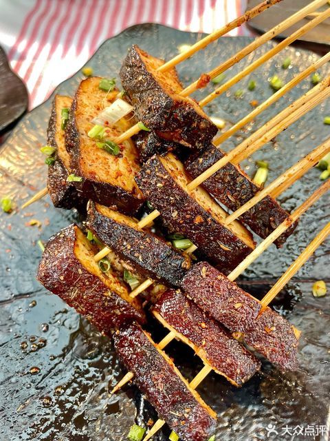 酒等烧烤小龙虾