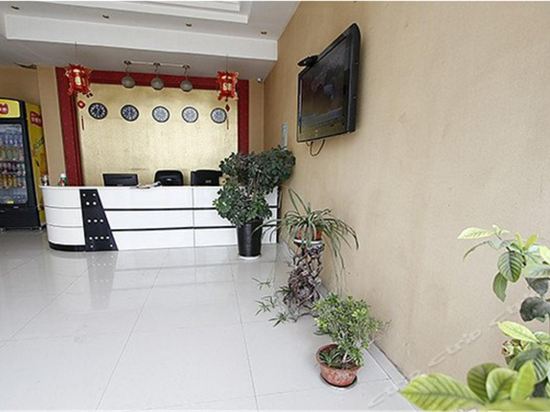 0537假日快捷宾馆位于济宁市邹城市峄山南路(千泉装饰城北门)推荐菜