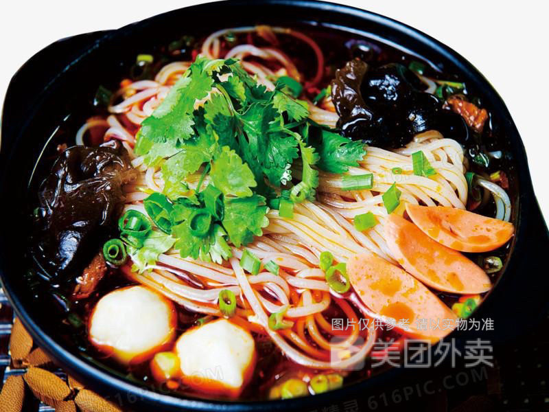 酥肉砂锅米线腊香肠推荐菜:七哥家过桥米线(余新店)位于嘉兴市南湖区