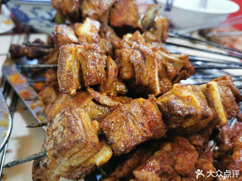 羊肉串推荐菜:老字号胖子烤羊肉位于西宁市城东区康西二路51号附近