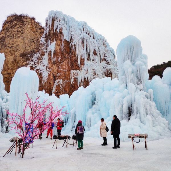 这个景区也是坐落在河北的平山县的是国家aaaa级的景区,它的占地面积