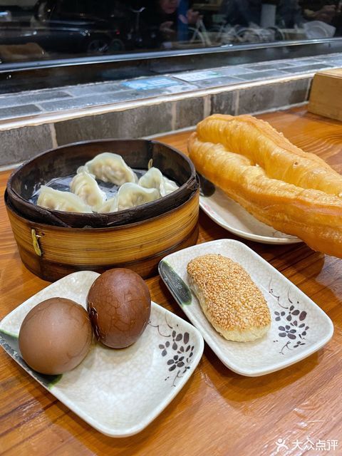 豆腐花甜豆浆顶黄小笼包分类:餐馆;餐饮;小吃;小吃快餐店;地方菜;特色