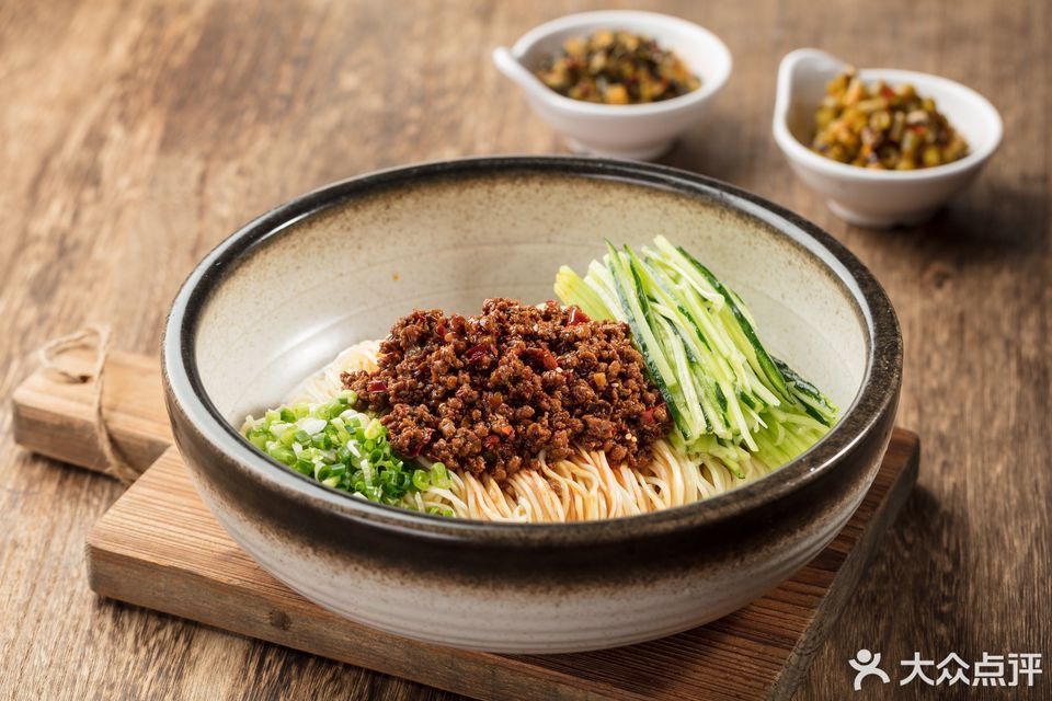 大师肉酱干拌面图片