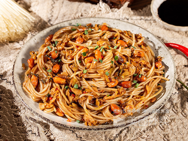 炸酱拌粉图片