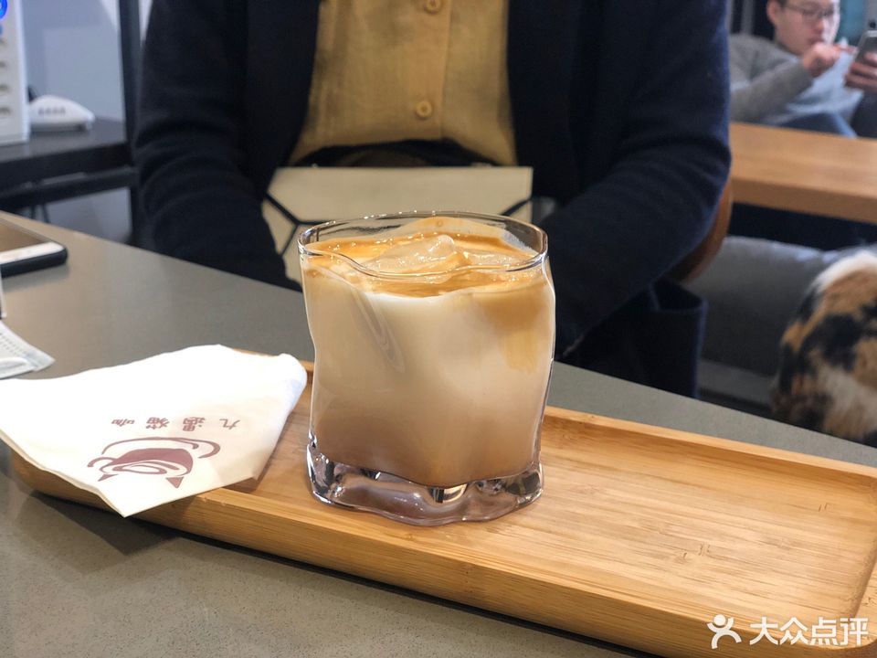 啤酒花拿铁图片