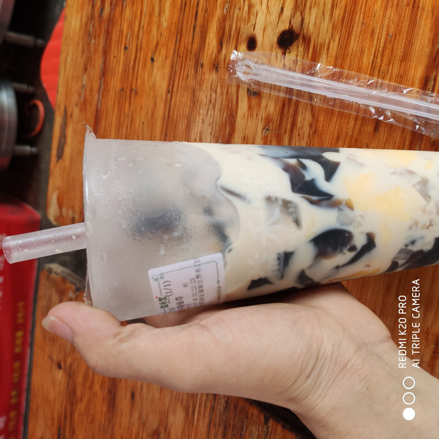 牛奶烧仙草图片