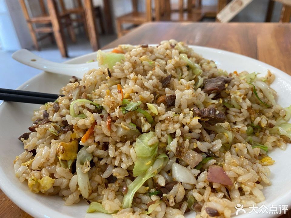 绍兴市越城区崇贤街与范蠡路交汇处南 标签:餐饮快餐小吃小吃快餐餐厅