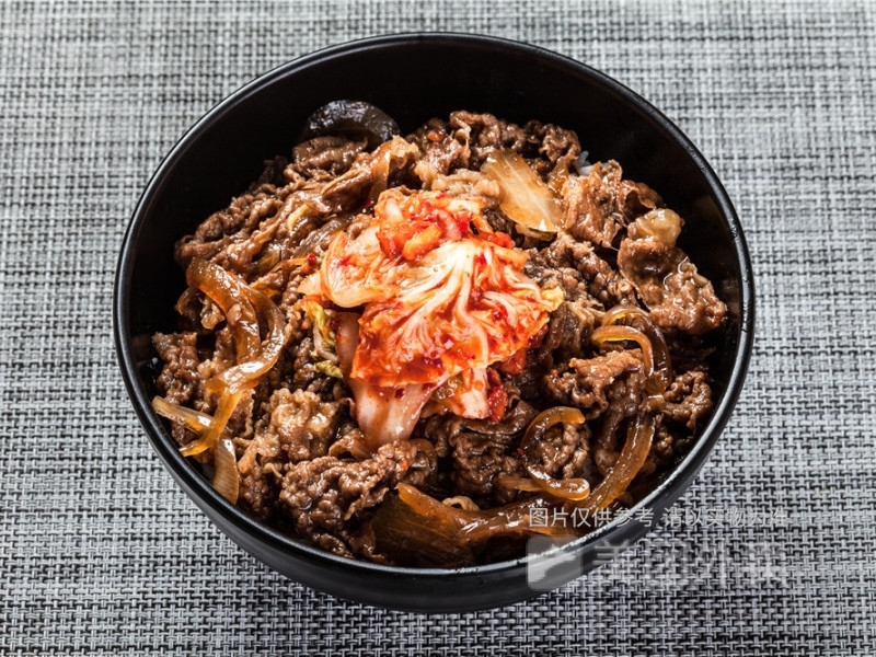 韩式泡菜炒鸭胸肉饭图片