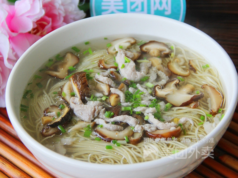 香菇肉丝汤米面图片