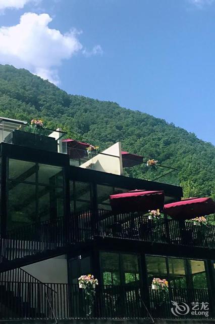 柞水锦苑盘古山庄