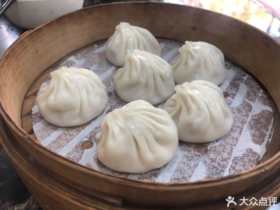 百年龙袍蟹黄汤包