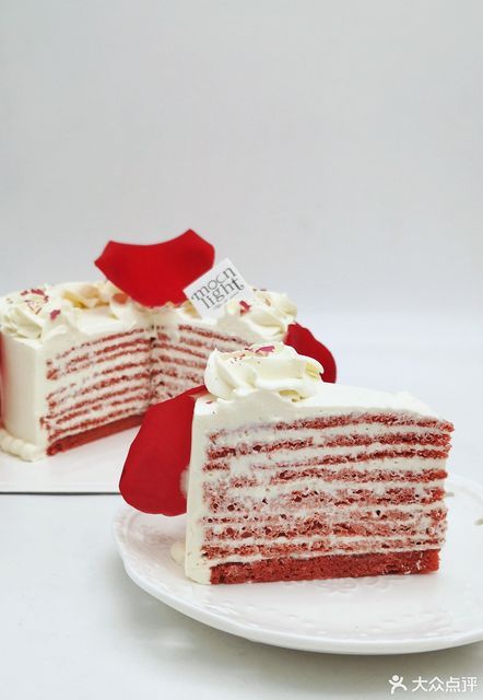 经典红丝绒戚风千层图片