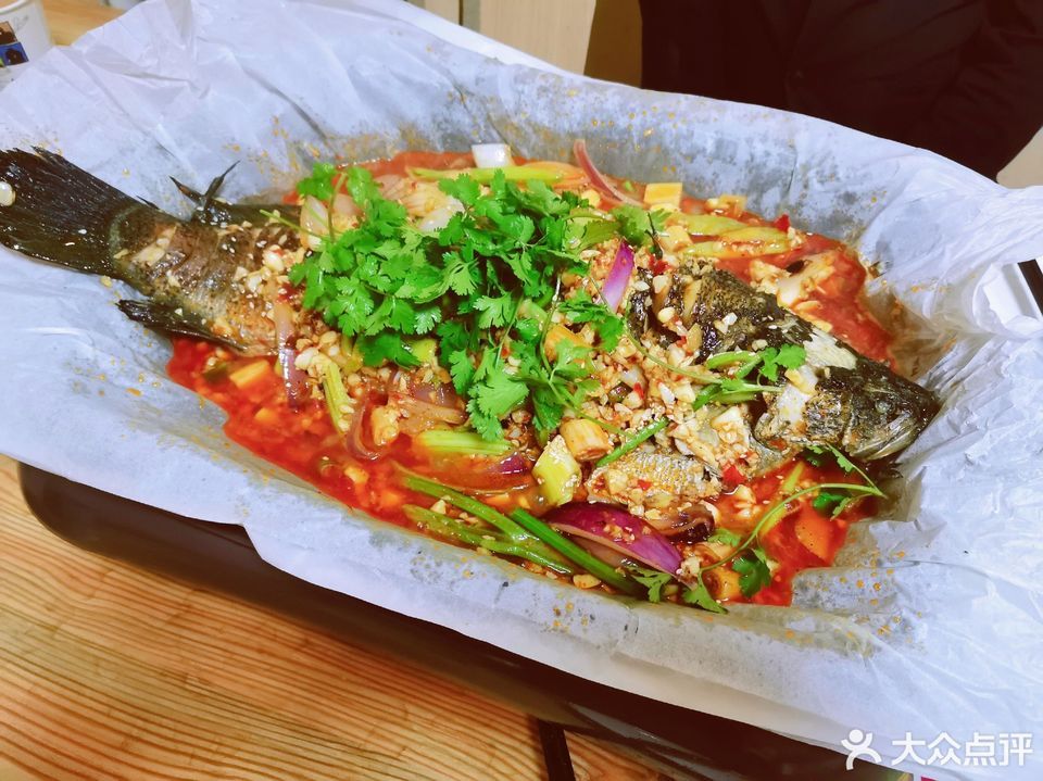 蒜香纸包鱼图片