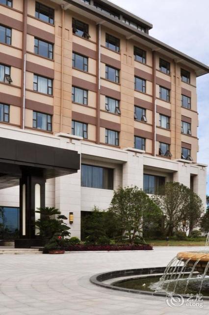 太仓浮桥港城宾馆