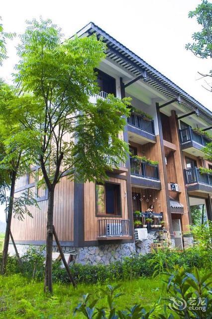峨眉山遇见你民宿