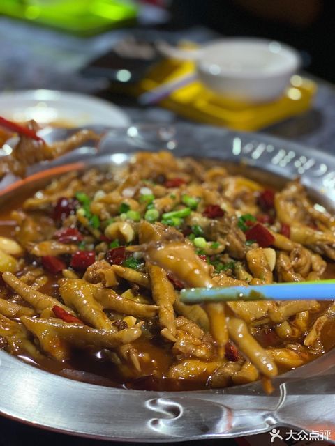 胖哥俩肉蟹煲天虹店