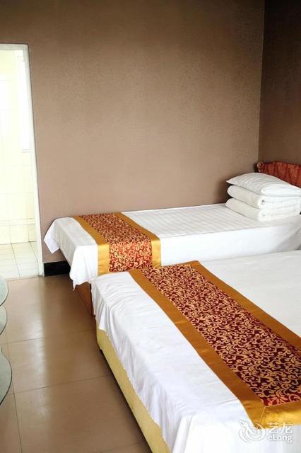 佰聚园海景宾馆位于唐山市乐亭县海滨路浅水湾浴场内推荐菜:分类:住宿