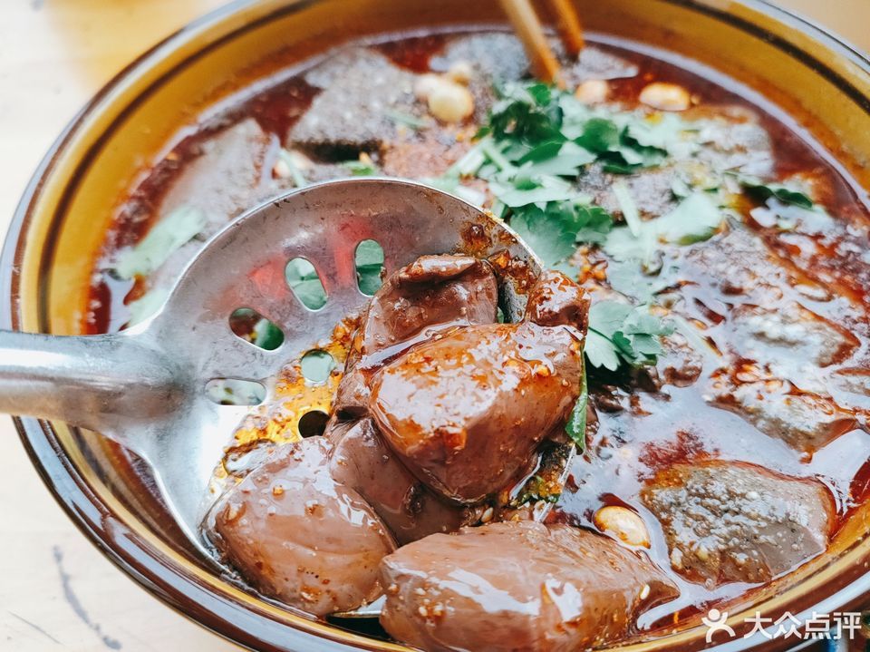 成都市大邑县晋原街道红光社区五龙东路490号 标签:餐馆中餐餐饮快餐