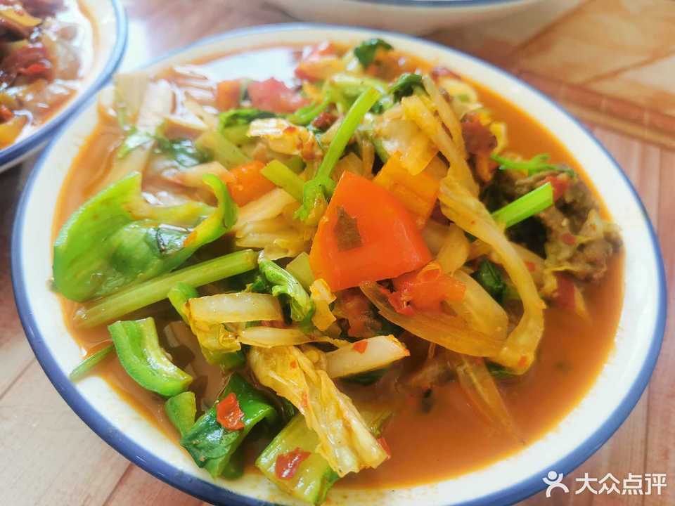 大杂烩拌面图片