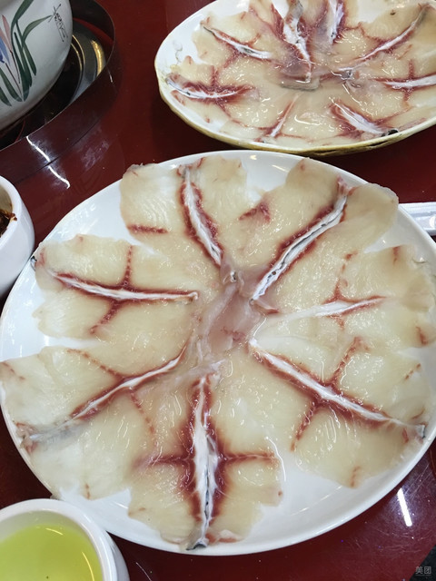 【布食渔海湾参鱼火锅(寺瓦路店)】布食渔海湾参鱼
