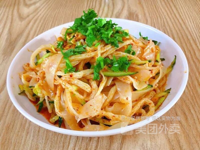 擀面皮牛筋面图片