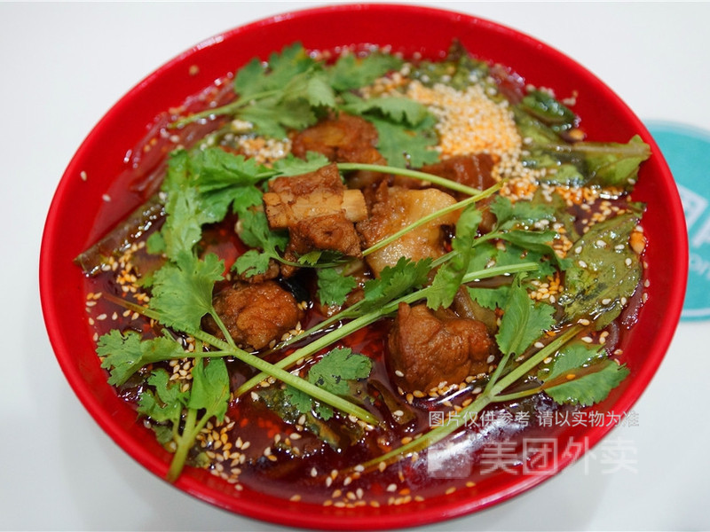 排骨酸辣粉图片