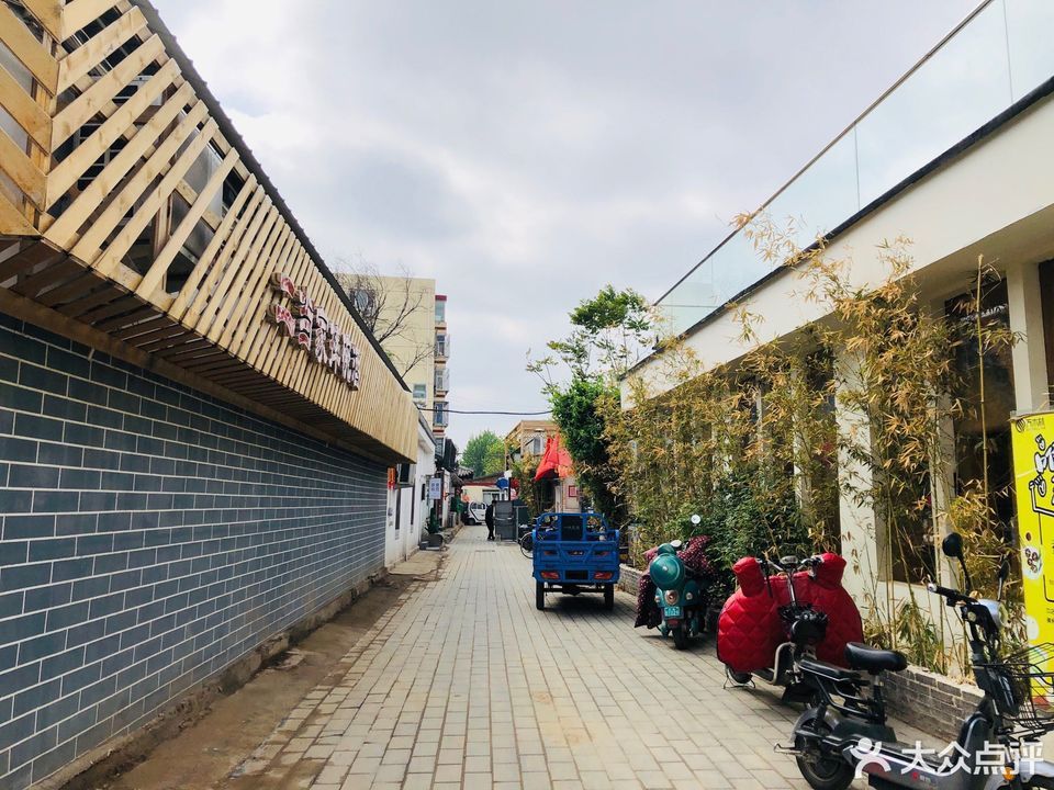 馬玉濤麻辣燙·麻辣香鍋(四大街店)位於廊坊市廣陽區新世紀步行街第四