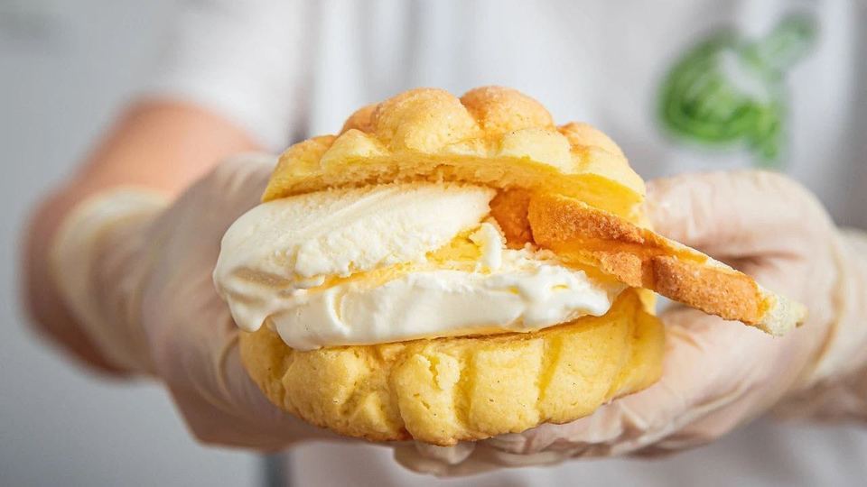 世界第二好吃的现烤冰淇淋菠萝包银泰城店