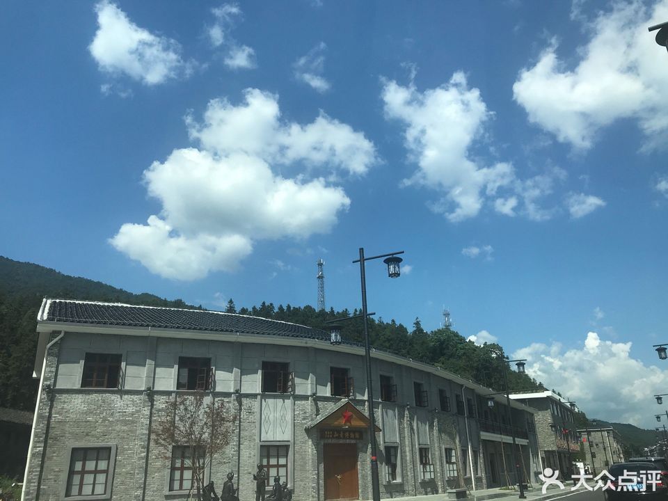              三爪仑乡综合文化站