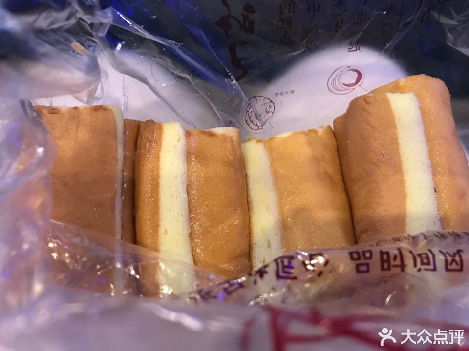 海苔肉松小贝黑糖波波泡芙推荐菜:詹记宫廷桃酥王位于宿州市聚空间