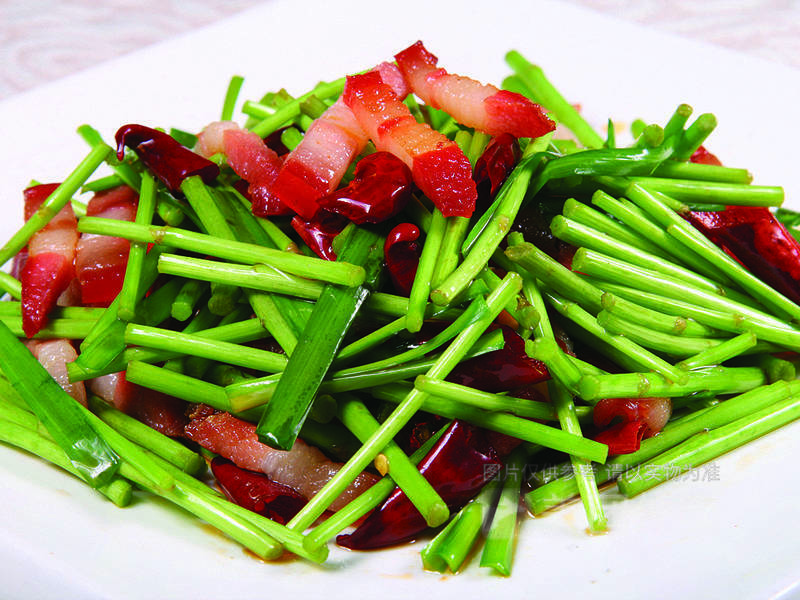 腊肉炒泥蒿图片