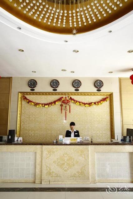 盛世逸城酒店位于菏泽市鄄城县鄄城孙膑路中段66号(鄄五路)交警队北邻