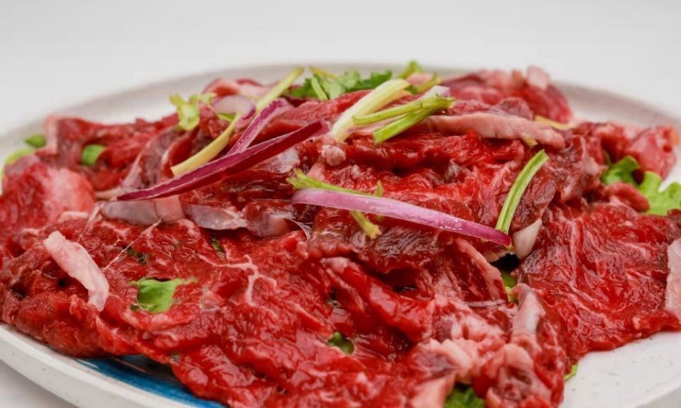 鲜切土黄牛肉图片