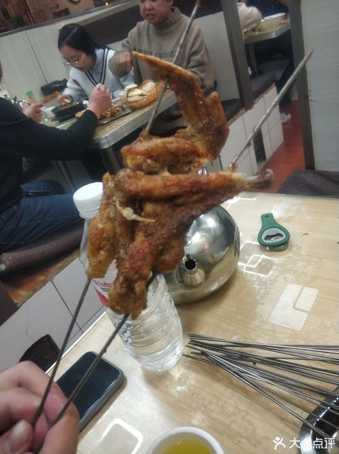 推荐菜:旺旺烧烤(沼潭西路店)位于包头市昆都仑区民族西路208号为民