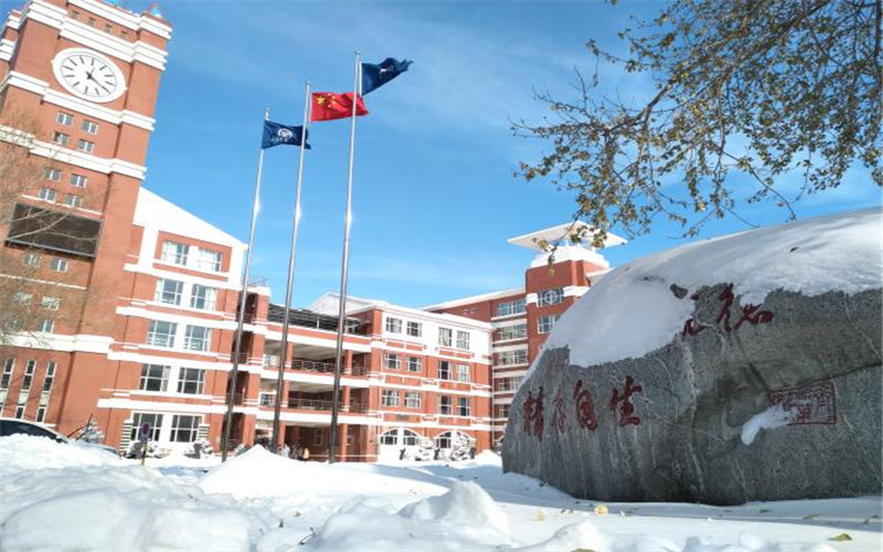 齐齐哈尔大学东校区图片