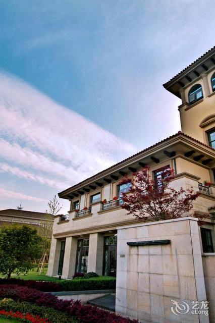 余姚梁弄湖畔小筑山庄