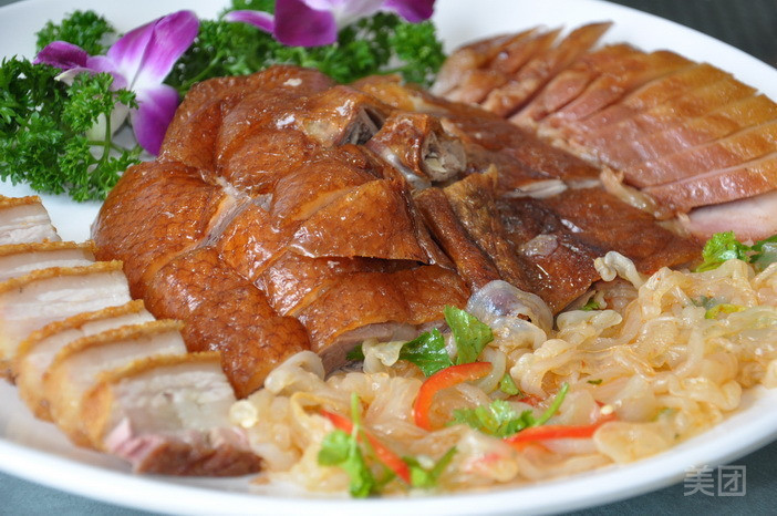 鸿运烧鹅拼盘图片